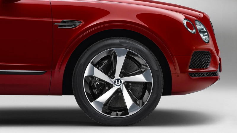 Bentley Bentayga получила более доступный мотор V8