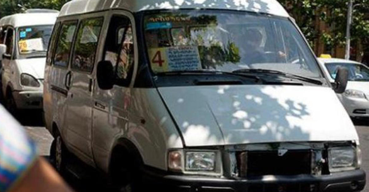Водитель ереване. Маршрутное такси «Ереван – Гегард». Газель Ереван. Маршрутка Газель Ереван. Маршрутные автобусы в Ереване.