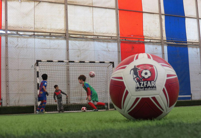 Первые шаги детско-юношеской футбольной школы AZFAR