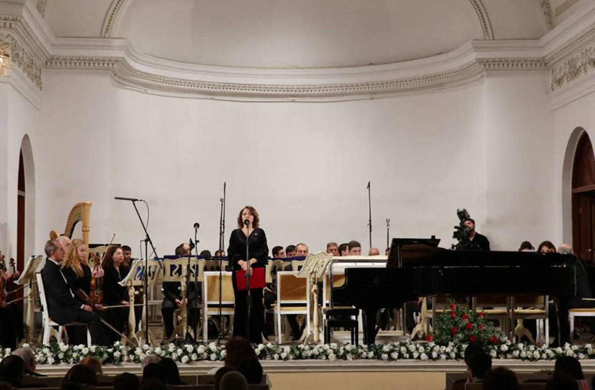 В Бакинской филармонии прошел творческий вечер Эльнары Дадашевой