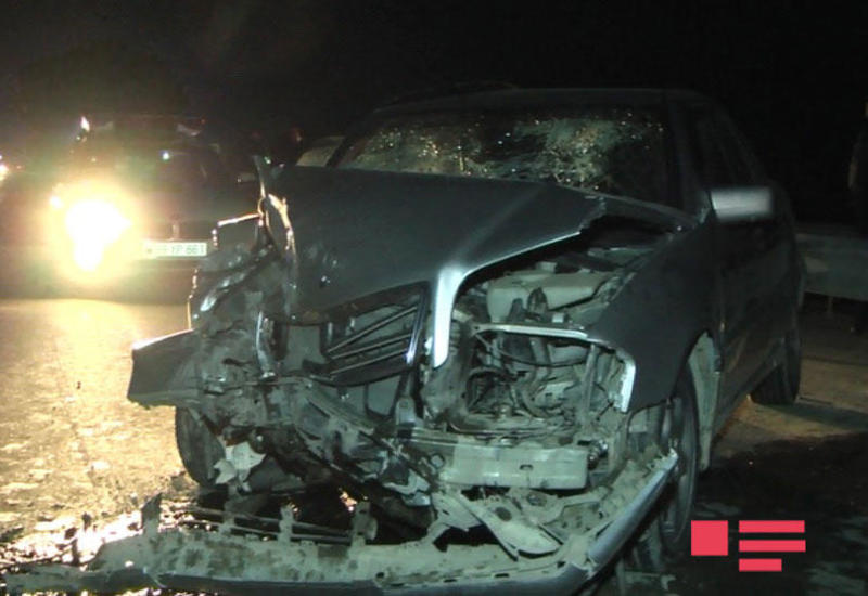 Merсedes və KamAZ toqquşdu: sürücü ağır yaralandı