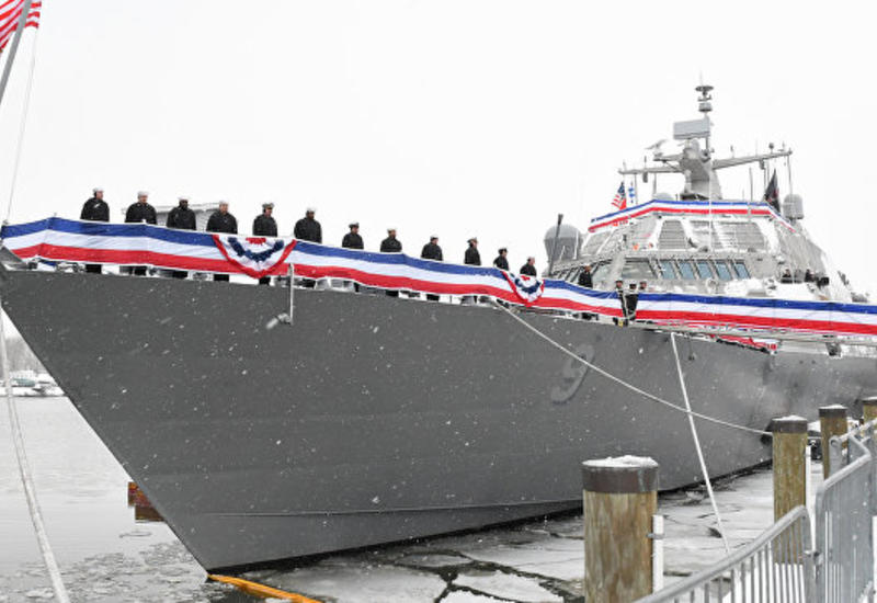 Новейший корабль ВМС США застрял во льдах при первом же походе