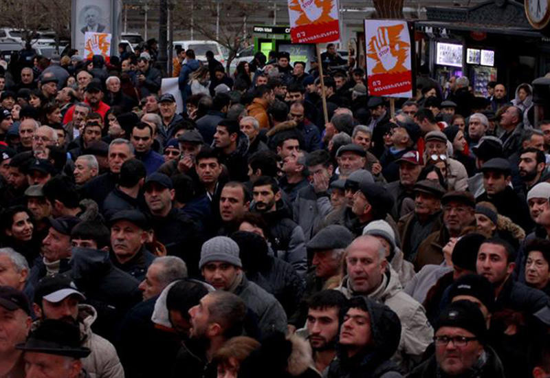 Армянская оппозиция всерьез взялась за Саргсяна