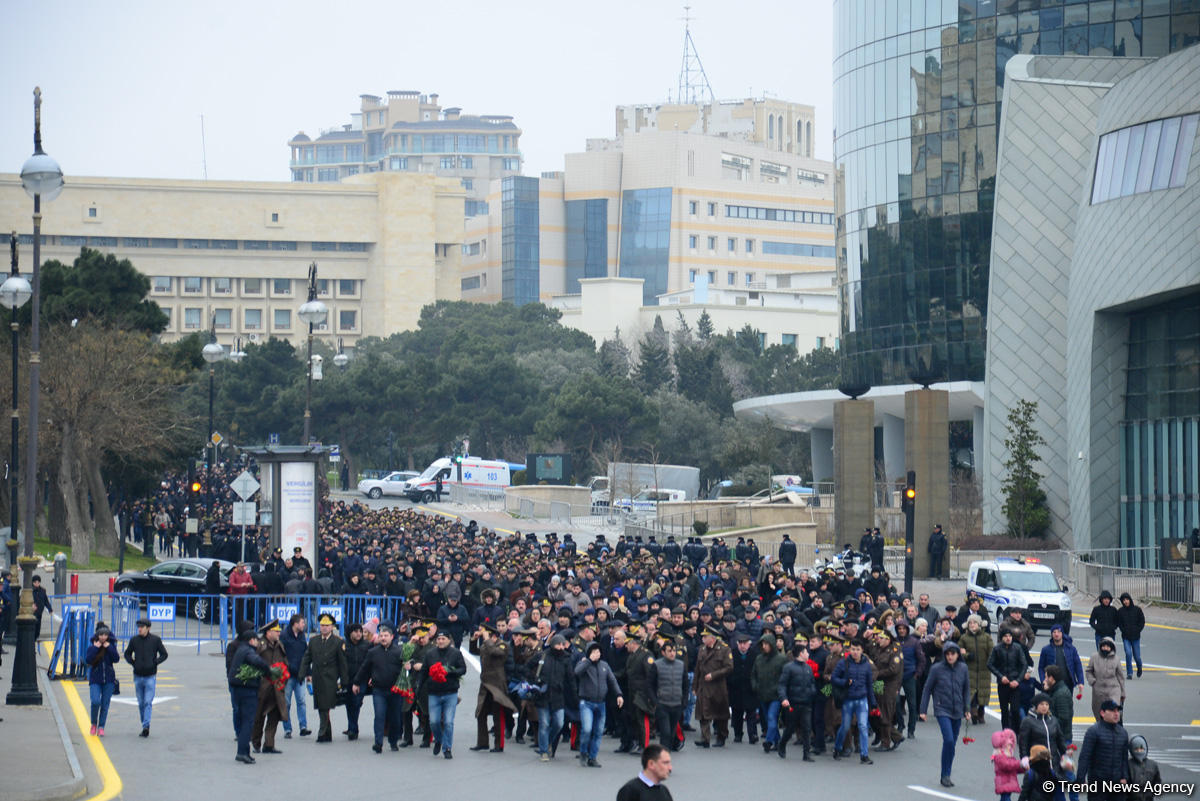 Общественность Азербайджана чтит светлую память жертв трагедии 20 января