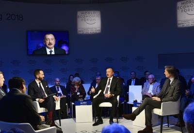 Президент Ильхам Алиев принял участие в интерактивном заседании &quot;Стратегический взгляд: Евразия&quot; в рамках ВЭФ - ФОТО