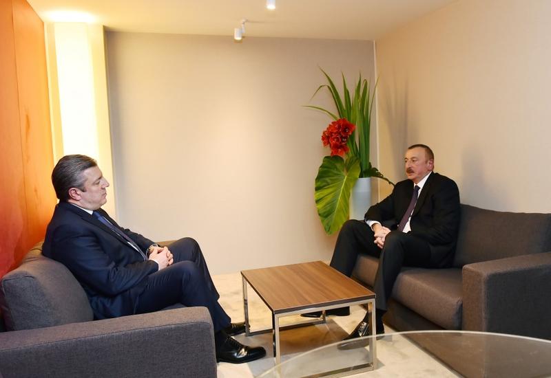 Президент Ильхам Алиев встретился в Давосе с председателем правления Банка ВТБ и премьером Грузии