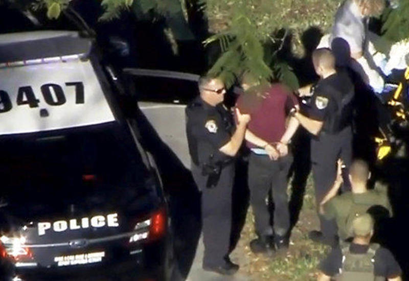 Школьному стрелку из Флориды предъявили обвинения в убийстве 17 человек