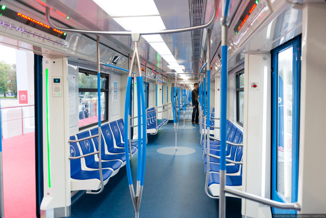 Новые поезда в бакинском метро