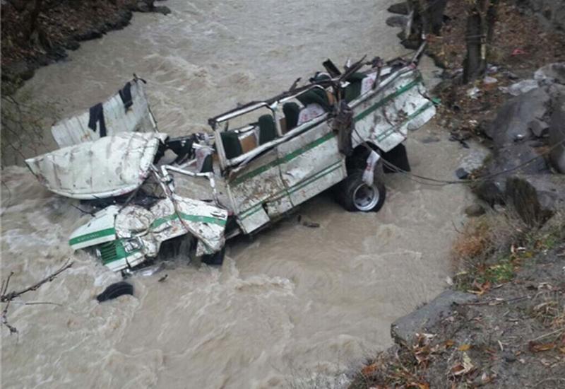 Peruda sərnişin avtobusu dərəyə yuvarlanıb: 44 ölü, 10 yaralı