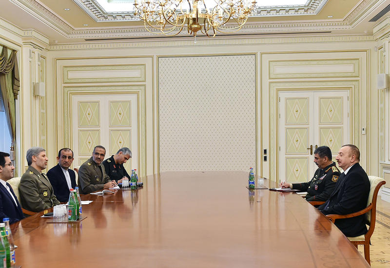 Президент Ильхам Алиев принял министра обороны Ирана