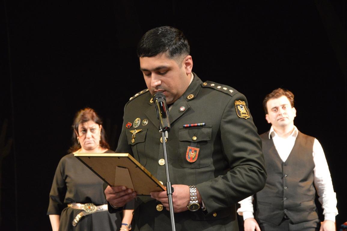 Азербайджанские актеры почтили память жертв Ходжалинской трагедии
