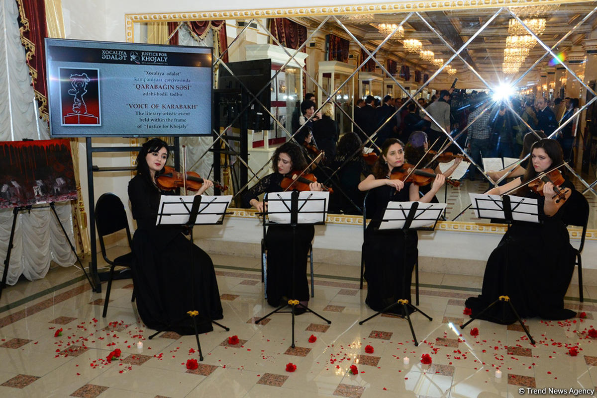 В Баку состоялись выставка и литературно-художественное мероприятие "Голос Карабаха"