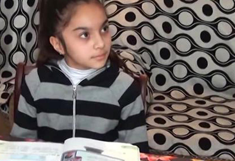 10-летняя азербайджанка говорит наоборот на четырех языках