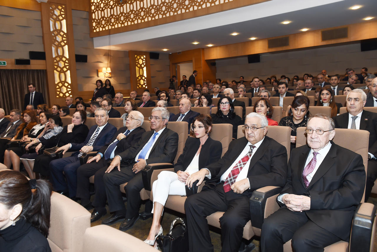 Первый вице-президент Азербайджана Мехрибан Алиева приняла участие в церемонии презентации художественного фильма 