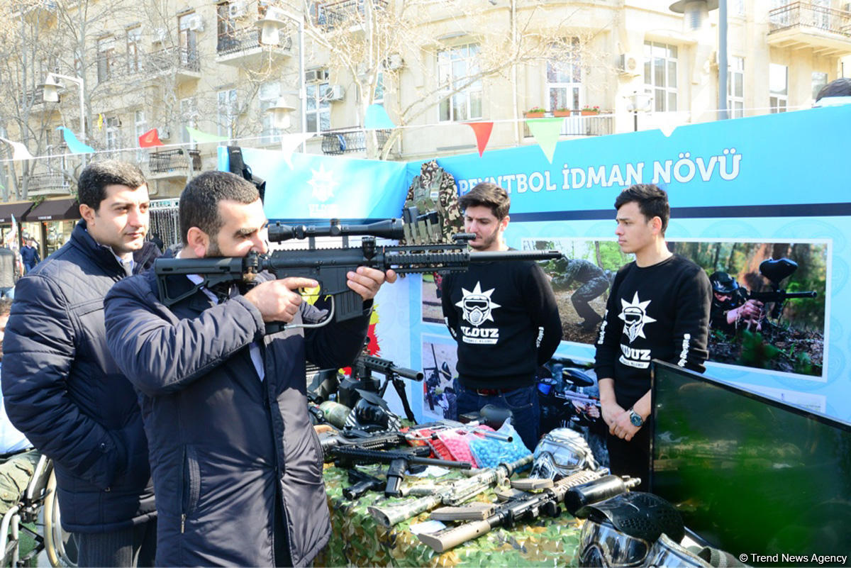 В Баку прошел велопробег по случаю Дня физкультуры и спорта