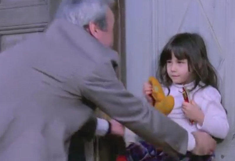 Tanınmış aktrisanın uşaqkən "Çılpaq vətəndaş" kinosuna çəkildiyi üzə çıxdı