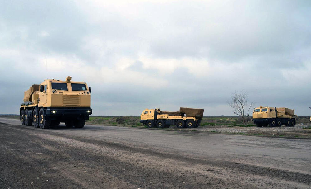 Азербайджан вывел ракетные и артиллерийские войска на огневые позиции