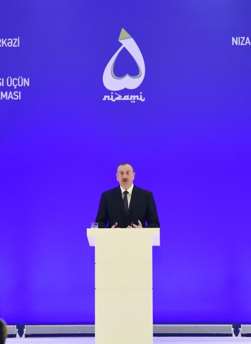 Президент Ильхам Алиев и его супруга Мехрибан Алиева приняли участие в VI Глобальном Бакинском форуме