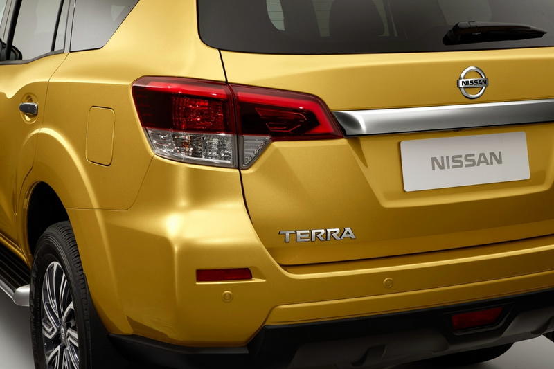 Nissan показал новый внедорожник Terra со всех сторон