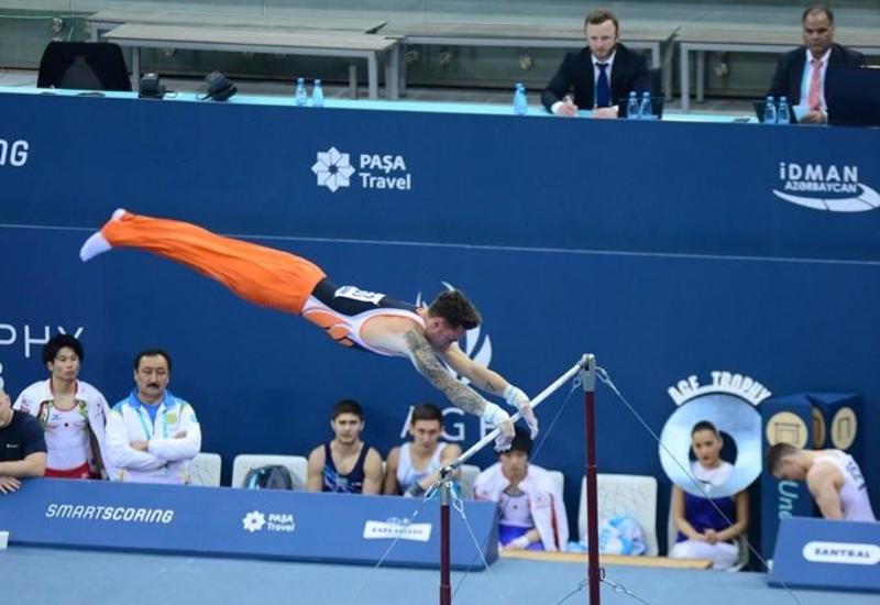 Нидерландский гимнаст выиграл "золото" Кубка мира в Баку в упражнениях на перекладине