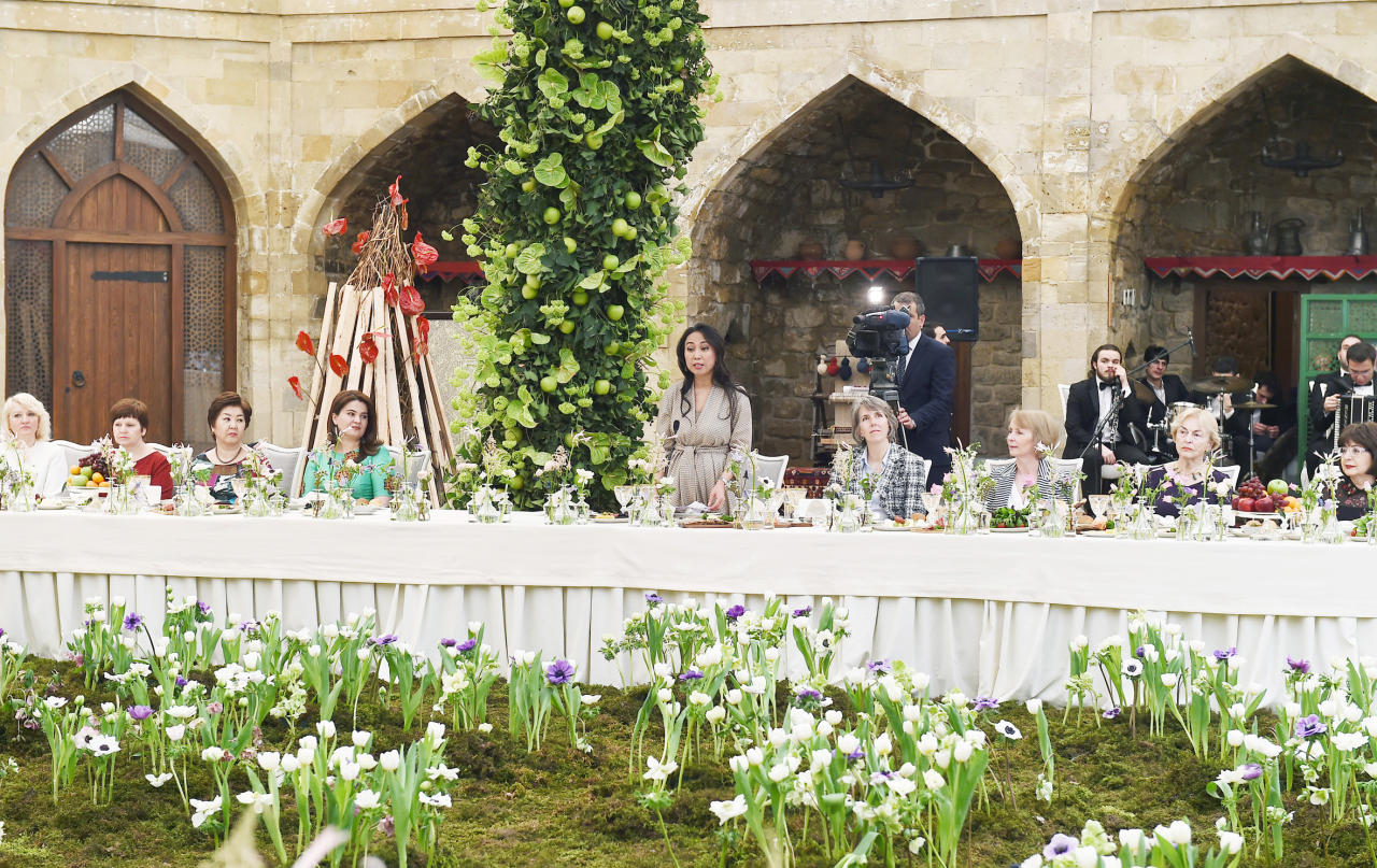 Первый вице-президент Мехрибан Алиева встретилась с супругами руководителей дипломатических миссий - ФОТО