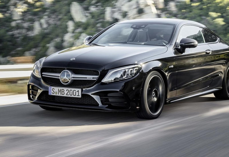 Mercedes обновил и "прокачал" купе и кабриолеты C-Class