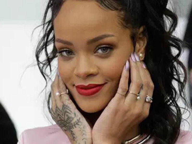 Rihannanın açıqlamasından sonra “Snapchat”ın səhmləri dəyər itirdi