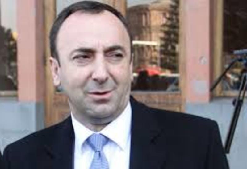 Председателя Конституционного суда Армении уличили в безграмотности