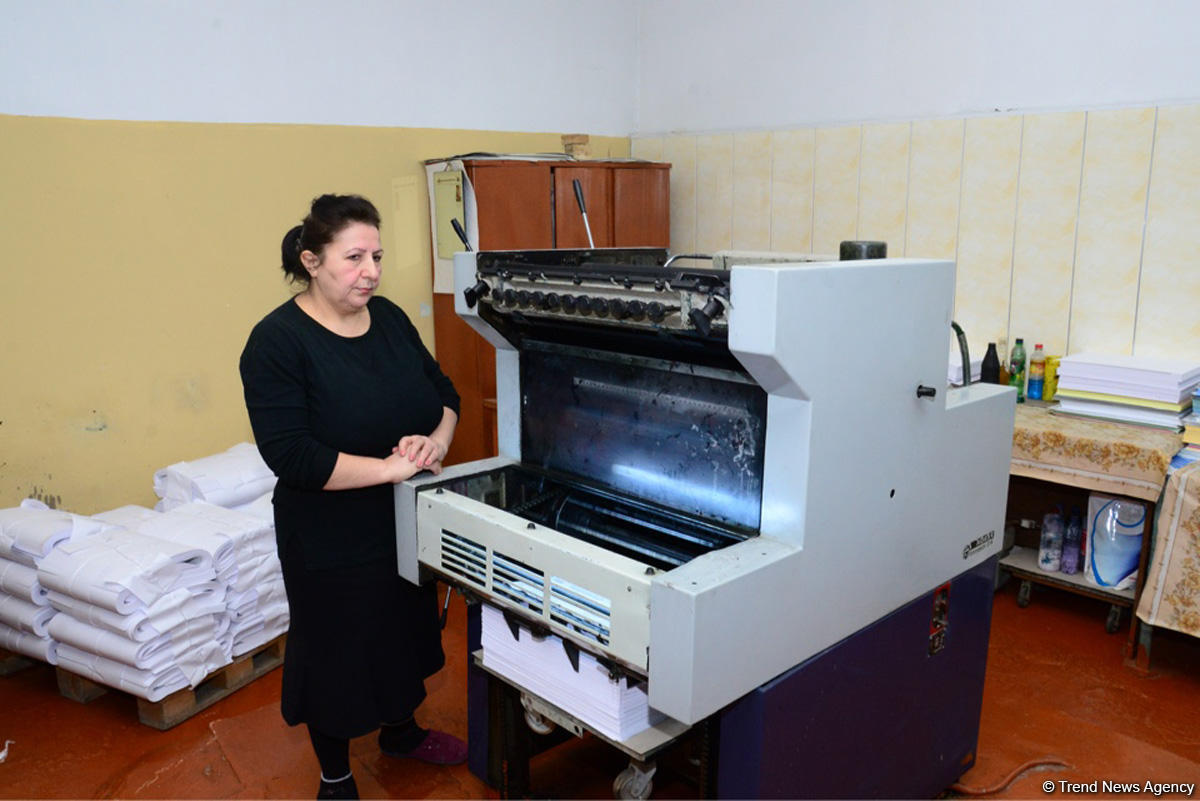 В Азербайджане началась печать избирательных бюллетеней для президентских выборов