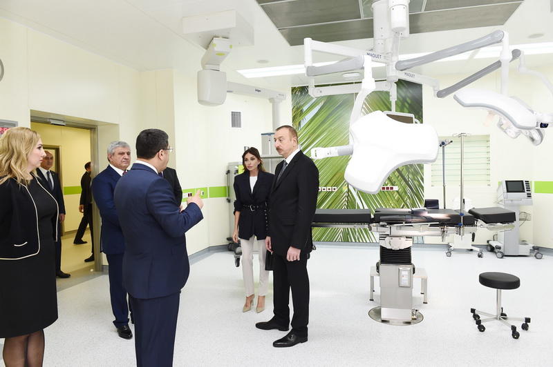 Президент Ильхам Алиев и его супруга Мехрибан Алиева приняли участие в открытии Международного госпиталя Bona Dea