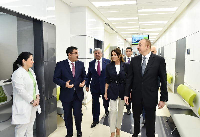 Президент Ильхам Алиев и его супруга Мехрибан Алиева приняли участие в открытии Международного госпиталя Bona Dea