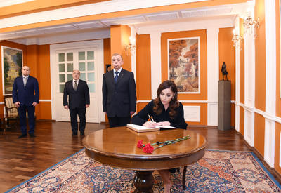 Первый вице-президент Мехрибан Алиева посетила посольство России в Азербайджане <span class="color_red">- ФОТО</span>