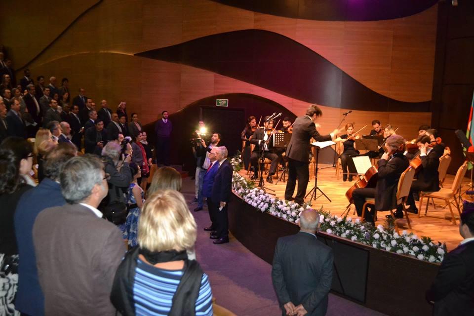 Центр мугама представил грандиозный концерт древнего инструмента лиры