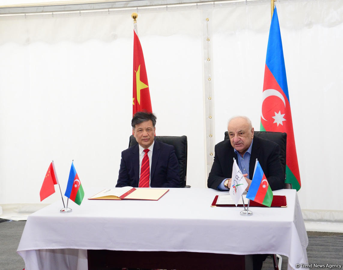 Китай выделил Азербайджану гранты на десятки миллионов