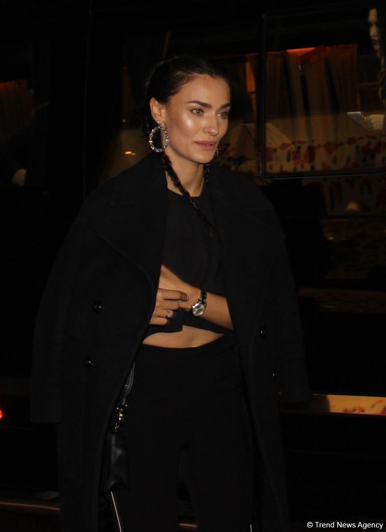 ÐÐ¶Ð¸Ð¾ÑÐ°Ð¶ Ð²Ð¾ÐºÑÑÐ³ Ð·Ð²ÐµÐ·Ð´ ÑÑÑÐµÑÐºÐ¾Ð³Ð¾ ÐºÐ¸Ð½Ð¾: Ð³Ð°Ð»Ð°-Ð²ÐµÑÐµÑ ÑÐ¸Ð»ÑÐ¼Ð° "Ailecek ÅaÅkÄ±nÄ±z" Ð² ÐÐ°ÐºÑ - Ð¤ÐÐ¢Ð