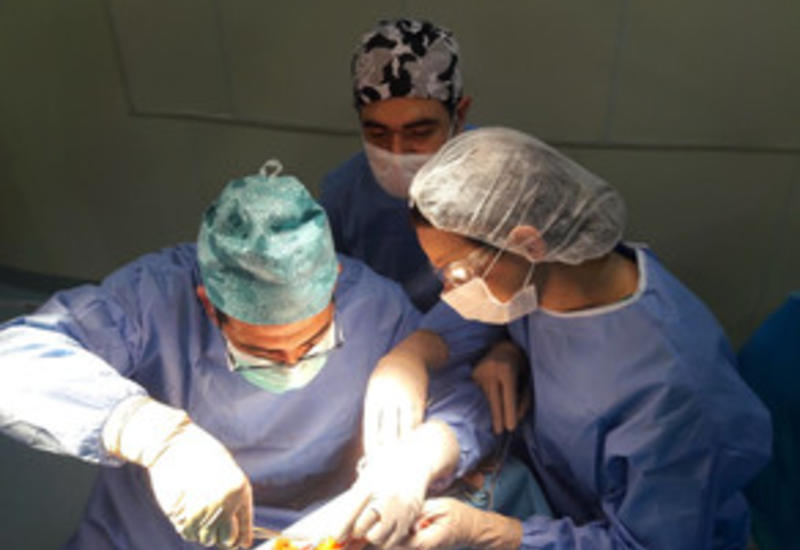 В Азербайджане провели уникальную хирургическую операцию