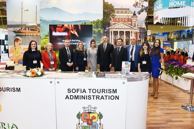 Президент Азербайджана и его супруга ознакомились с международными выставками "AITF-2018" и "HOREX Caucasus-2018"