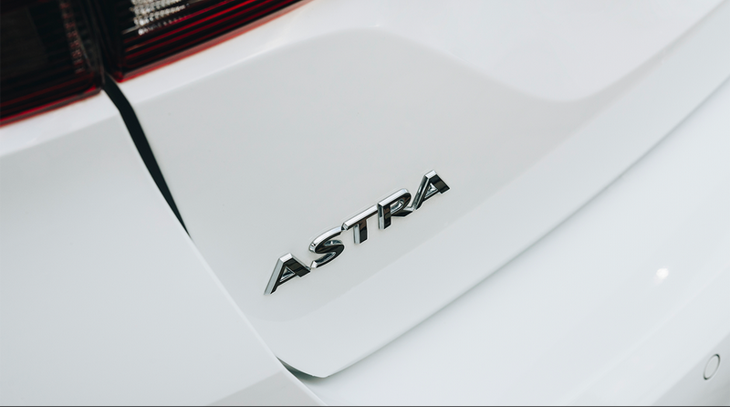 Опубликованы первые фото обновленной Opel Astra