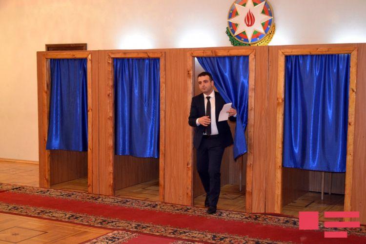 В посольстве Азербайджана в России проходит голосование