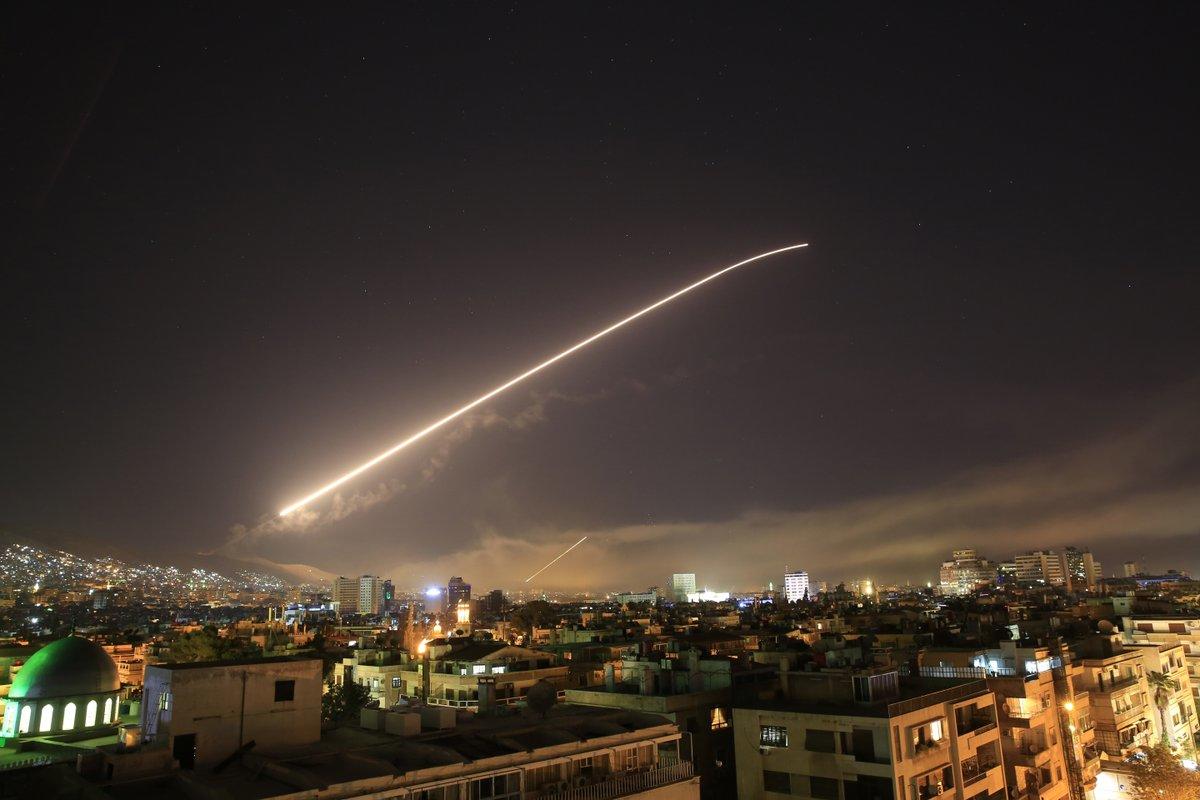 США вместе с Францией и Великобританией ударили по Сирии - ОБНОВЛЕНО - ФОТО - ВИДЕО