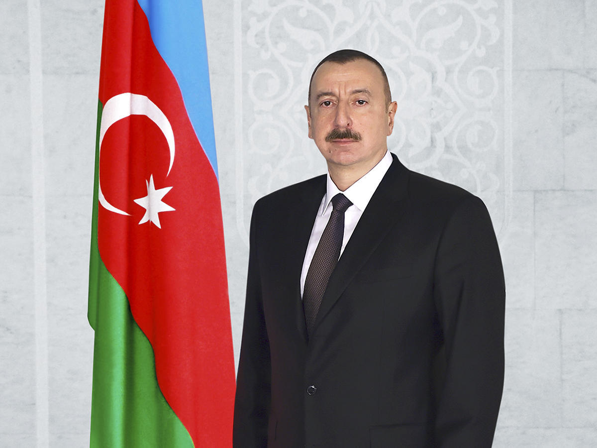 На имя Президента Ильхама Алиева продолжают поступать поздравления в связи с победой на выборах