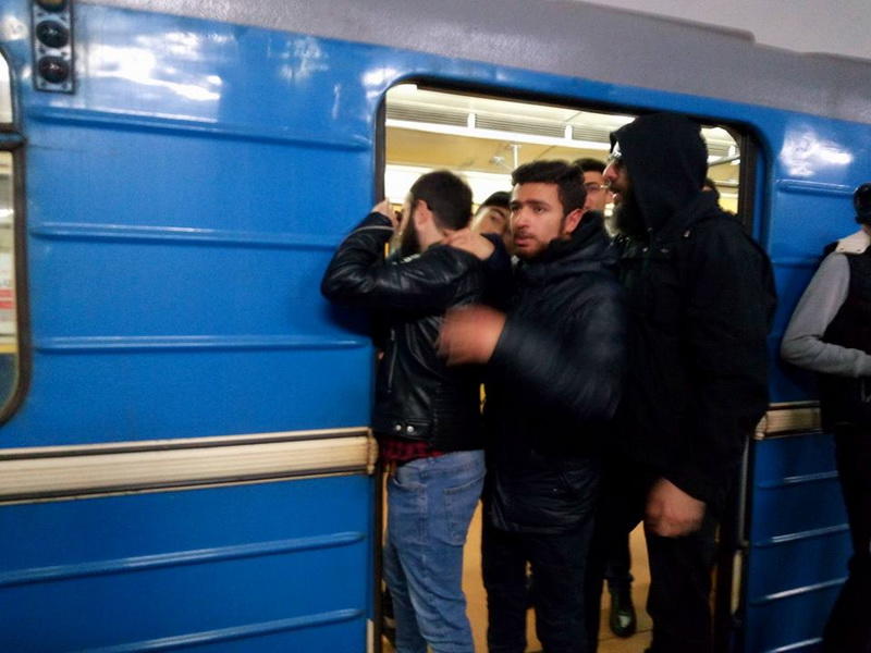 Столкновение между протестующими и полицией на станции метро в Ереване