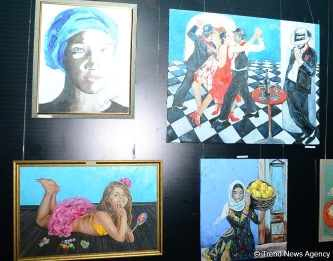 В Port Baku Mall открылась выставка 18 талантливых женщин-художниц "Вечная сила цвета"