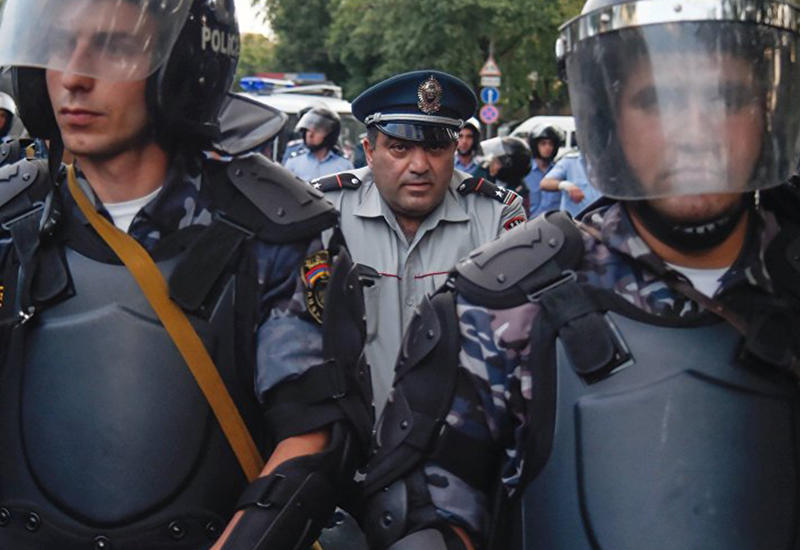Число задержанных полицией в Ереване активистов достигло 80-ти