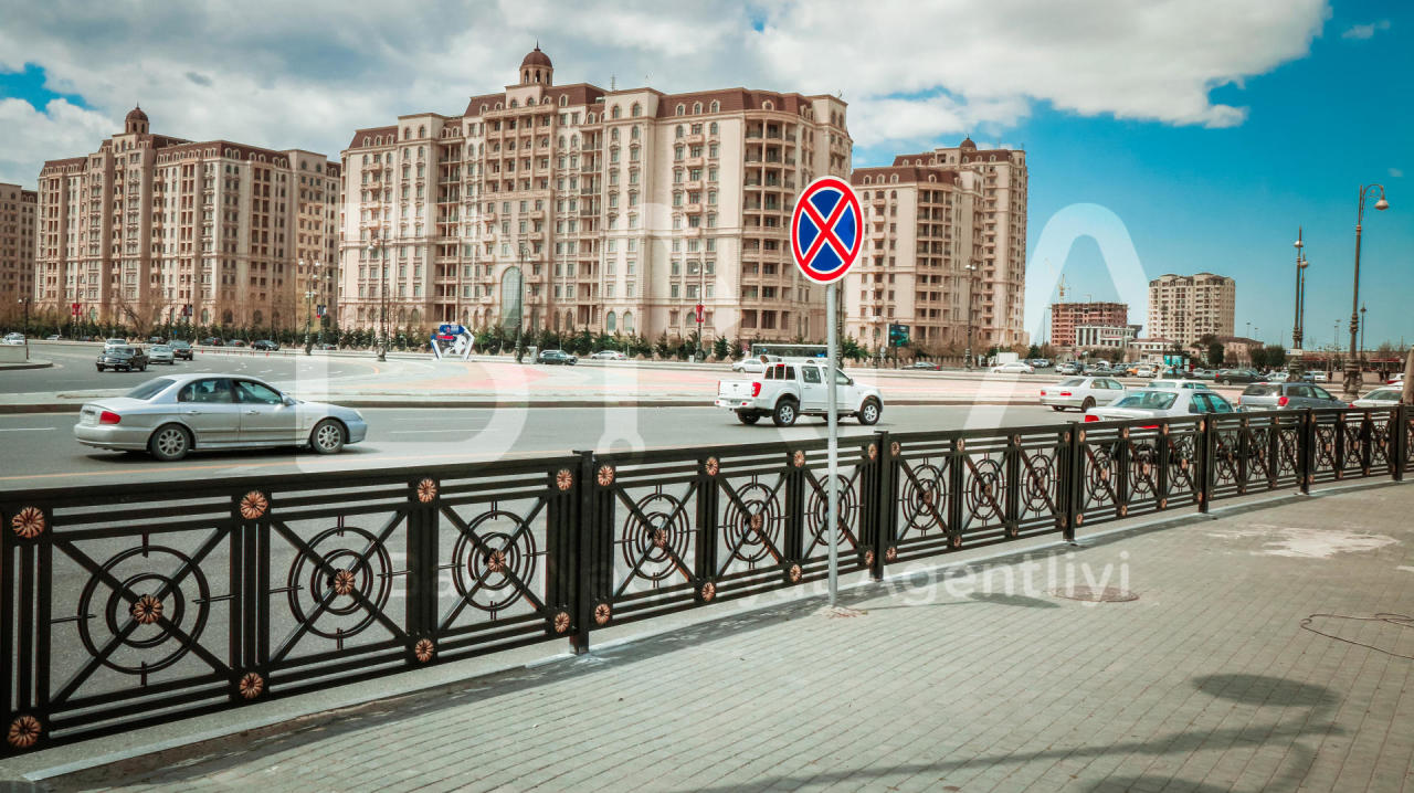 В  Баку ликвидируется автобусная остановка перед метро «Короглу»