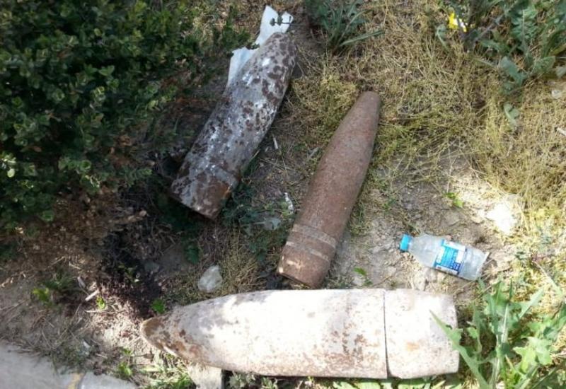 В Баку на территории полицейского участка нашли артиллерийских снаряда