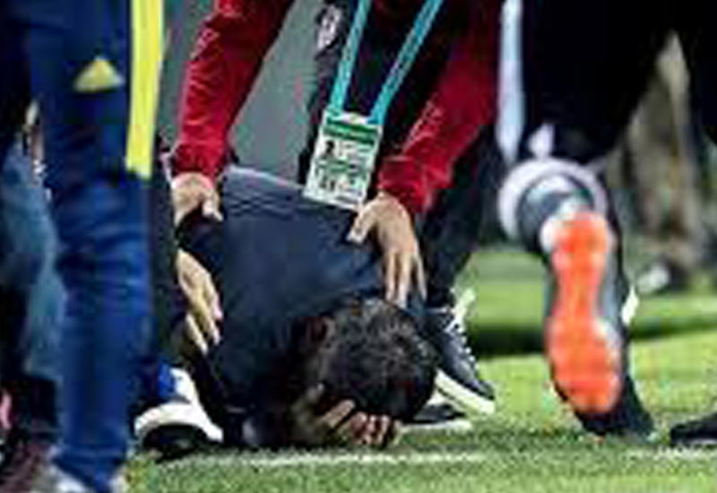 Тренеру пробили голову в полуфинальном матче кубка Турции