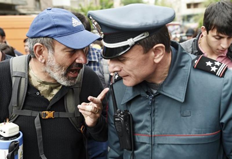 Никол Пашинян: Темой переговоры с властями будет "только отставка премьера"