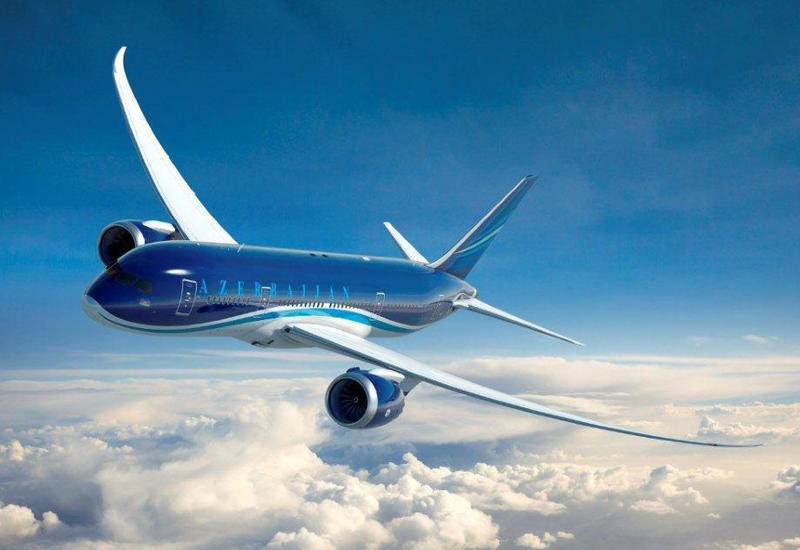 Самолет AZAL произвел вынужденную посадку в аэропорту Пулково