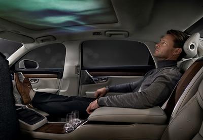 Volvo научит смартфоны влиять на атмосферу и запах в машине <span class="color_red">- ФОТО</span>